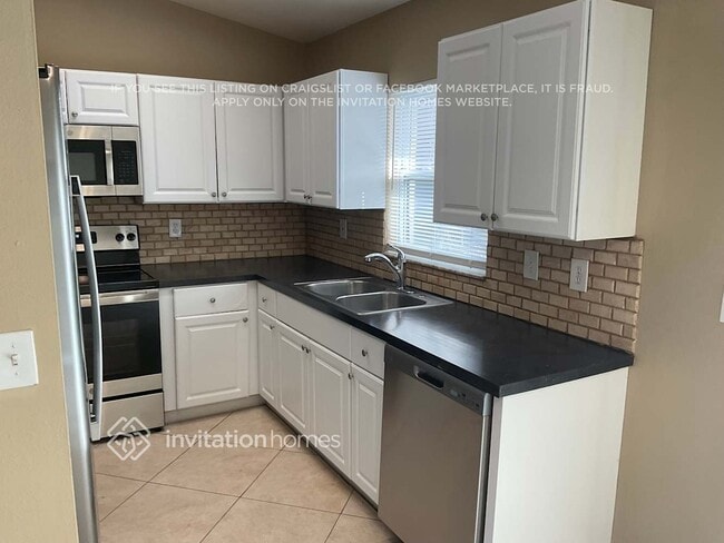 Foto del edificio - 2811 Eagle Run Cir N