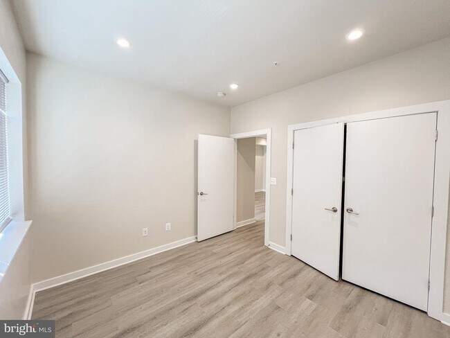 Foto del edificio - 845 Upshur St NW