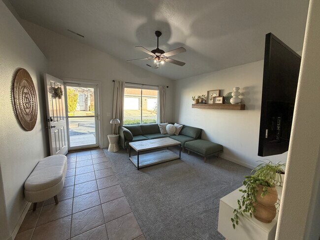 Sala de estar - 559 E 300 S