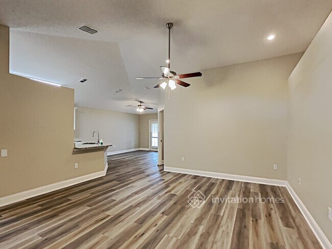 Building Photo - 134 Monterey Oaks Dr