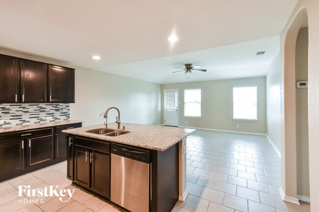 Foto del edificio - 14008 Shivers Cv