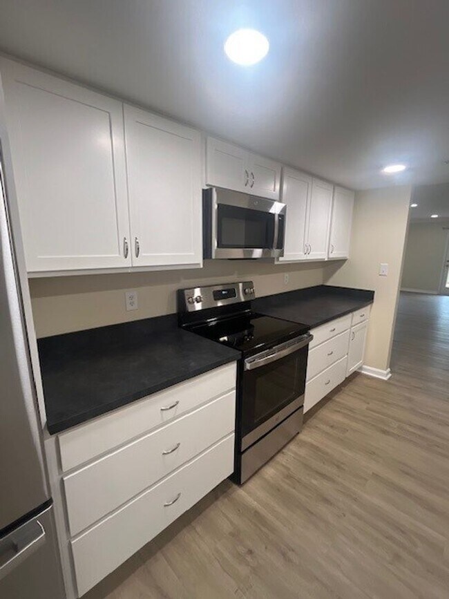 Foto del edificio - Gorgeous home with boat slip and water views