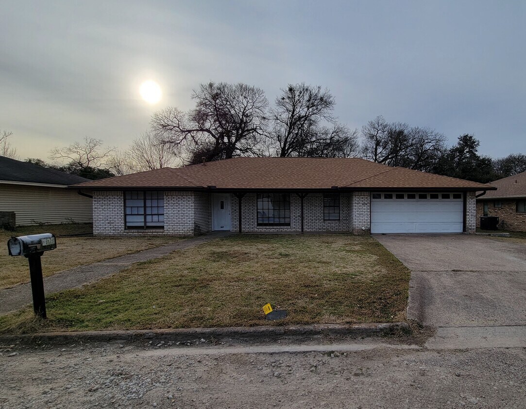 307 Palm Dr, Marlin, TX 76661 House Rental in Marlin, TX