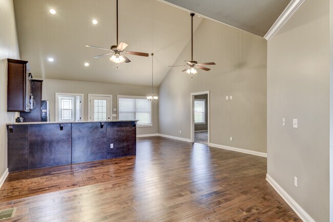 Building Photo - 334 Big Station Camp Blvd