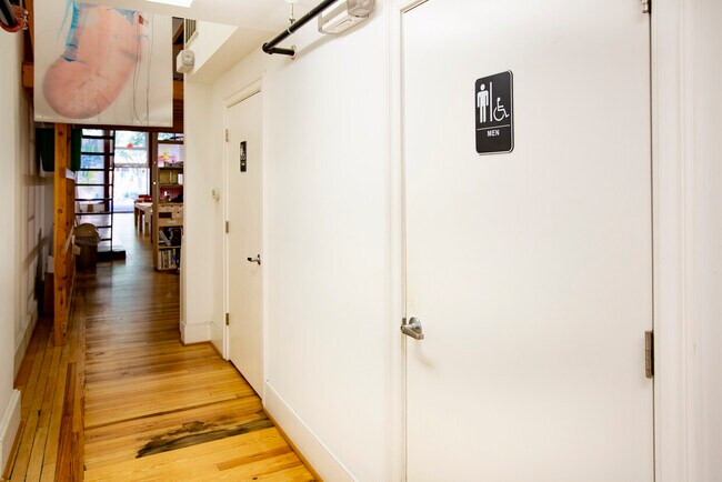 Interior Photo - 105 E Broad St