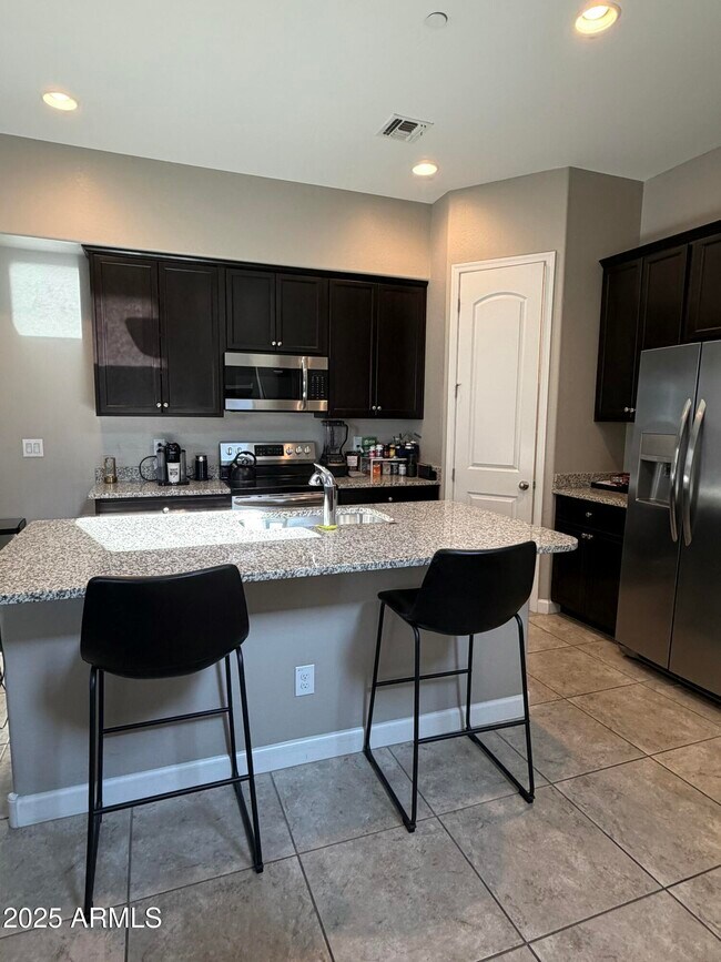 Building Photo - 3020 N 37th Pl