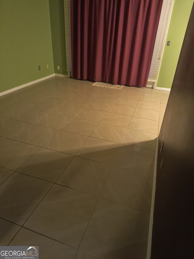 Foto del edificio - 105 Governors Dr