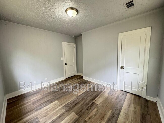 Foto del edificio - 604 S Harlem Cir