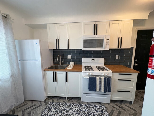 Building Photo - 14550 Southfield Fwy