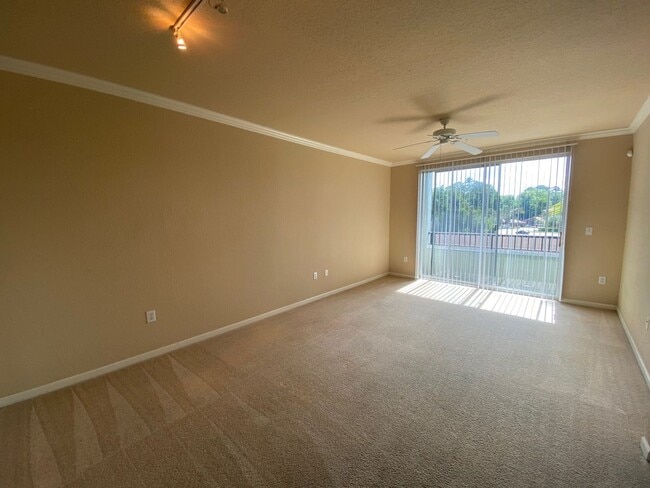 Building Photo - Experience luxury living at its finest in ...