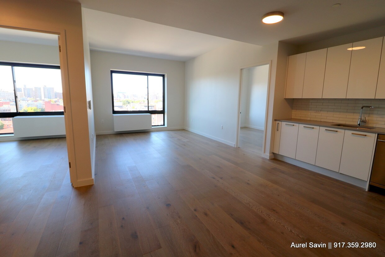 Living Room - 751 E 6th St