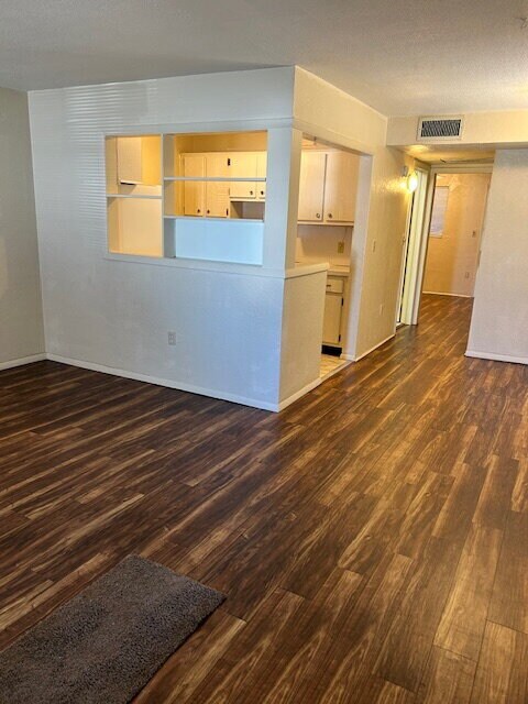 Foto del edificio - 1/2  Duplex - Large two bedroom with W/D hook up, Seminole FL