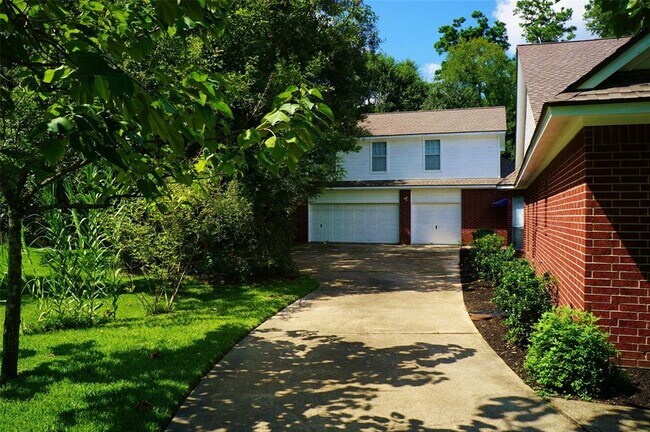 Foto del edificio - 2429 Chantilly Ln