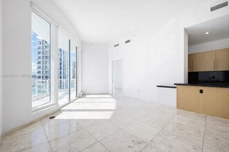 Building Photo - 900 Brickell Key Blvd