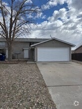 Building Photo - 706-708 S Bellflower Dr
