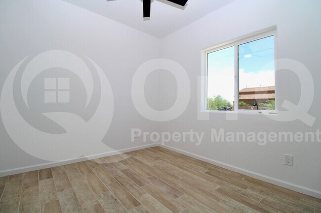 Foto del edificio - 88 W James L Sullivan St