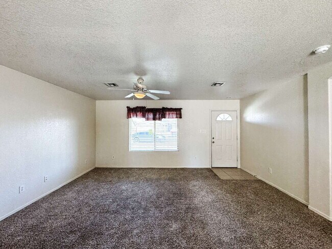 Foto del edificio - "Well-Kept 3 Bedroom 2 bathroom Villa Chap...