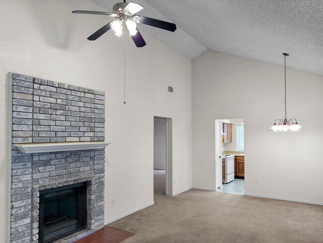 Foto del edificio - Coming Soon! Charming  2 Bedroom