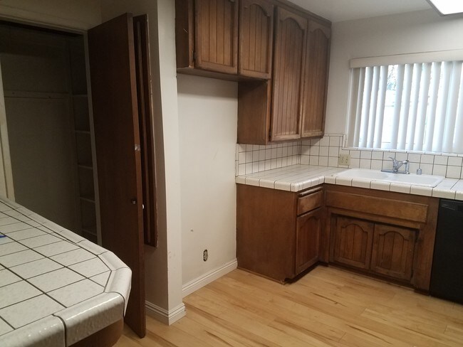 Kitchen - 3112 S Durango Ave
