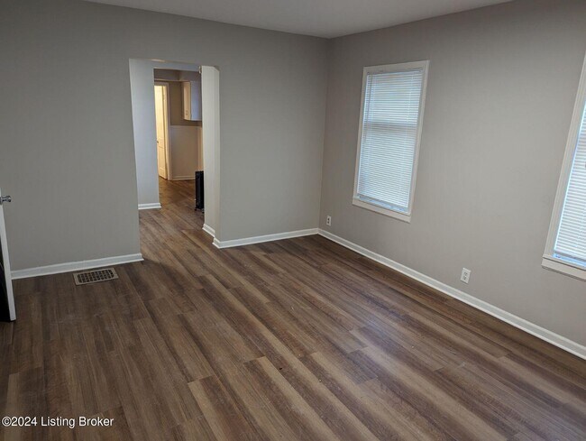 Foto del edificio - 525 W Whitney Ave