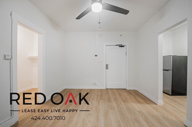 Foto del edificio - 719 Heliotrope Dr