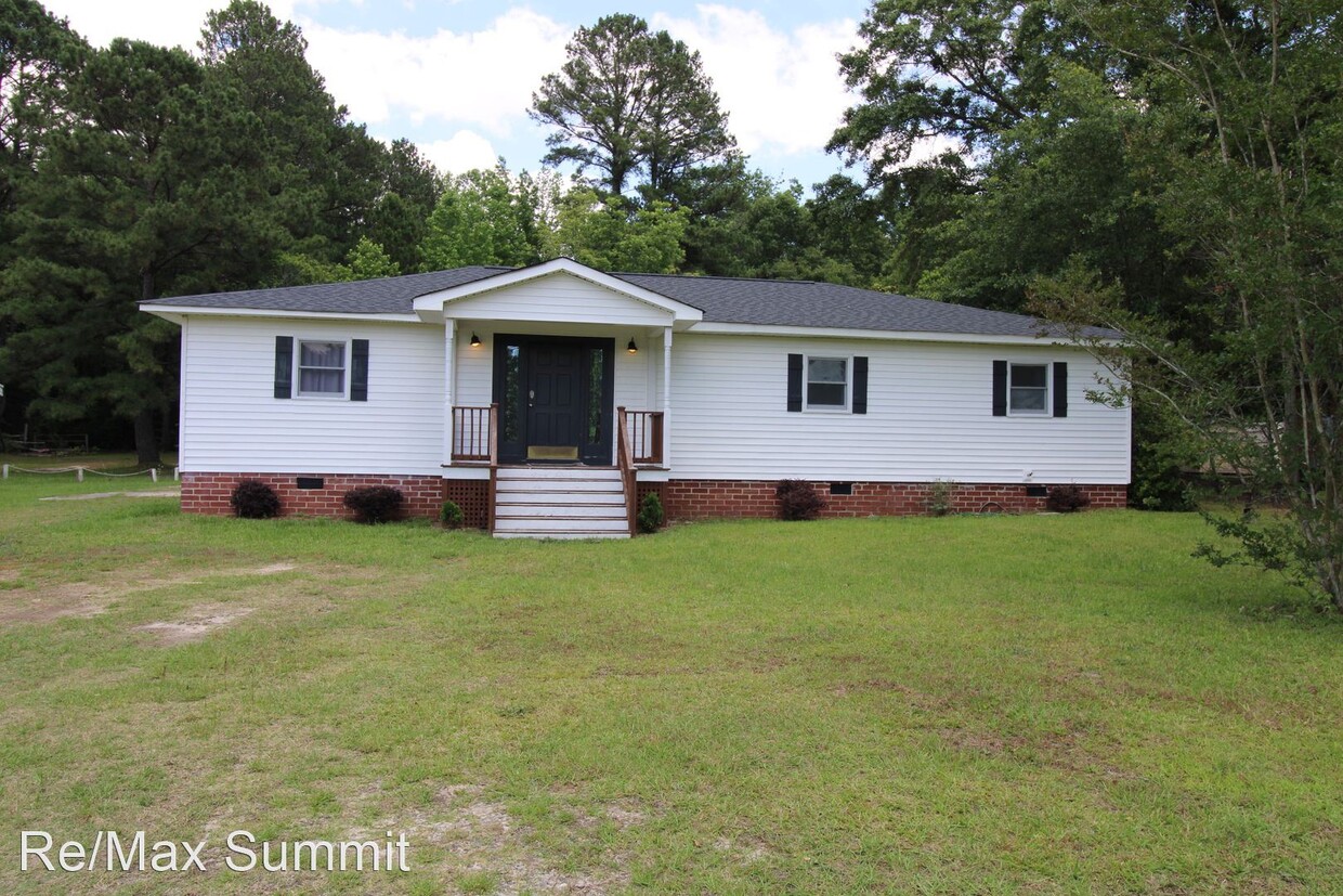Primary Photo - 3 br, 2 bath House - 695 E. Brewington Road