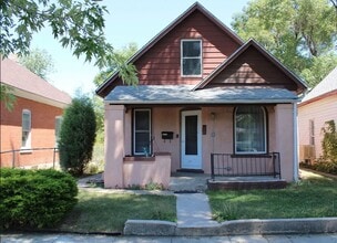 Building Photo - 1012 Cedar St