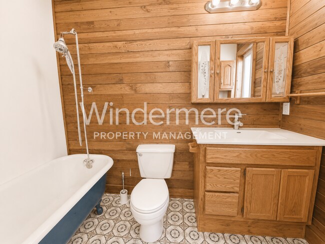 Building Photo - **Beautifully Updated 3-Bedroom Home in the Lake Symington Community**
