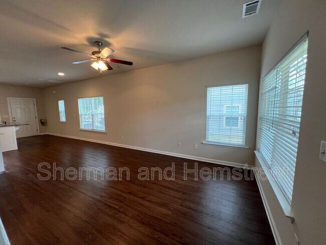 Building Photo - 204 Joiner Cir