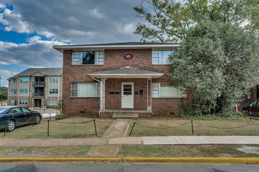 Primary Photo - 1205 Riverside Drive - 2 Bedroom/1 Bath