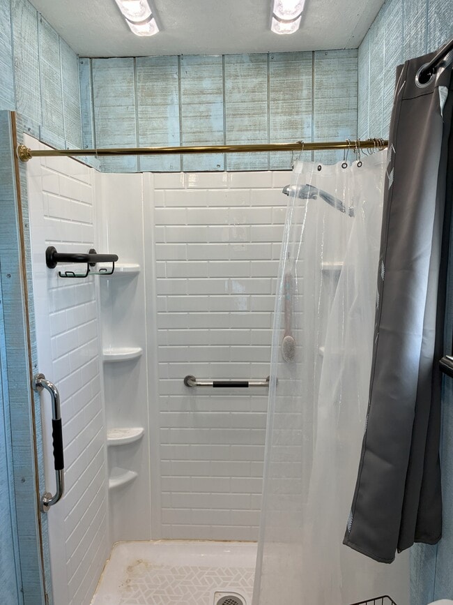 Building Photo - 35500 CA-18