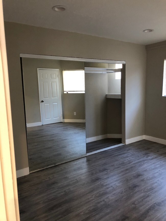 Foto del edificio - 537 N Serrano Ave