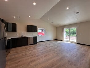 Building Photo - 507-509 Rustic Ridge Dr