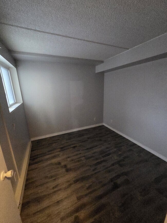 Building Photo - 251 Erb St. W