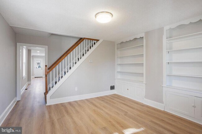 Foto del edificio - 809 N Providence Rd