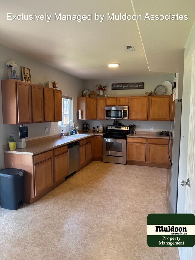 Building Photo - Coming Soon! Great 2 story 4 bed 2.5 bath ...