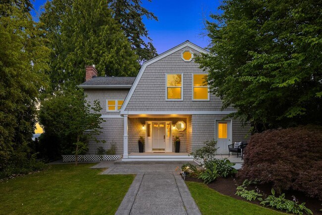 Foto del edificio - 8760 Grand Ave NE