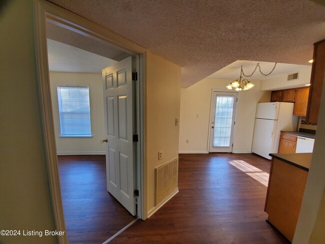 Building Photo - 6418 Venango Dr