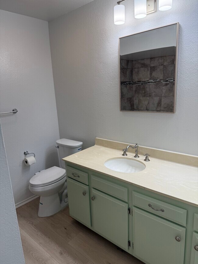 Foto del edificio - 1140 E Ocean Blvd