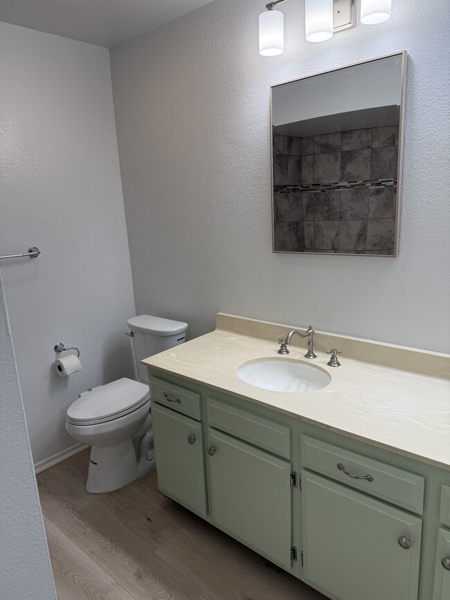 Building Photo - 1140 E Ocean Blvd