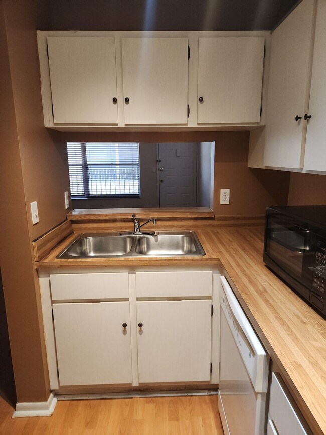 Foto del edificio - 3766 N University Dr