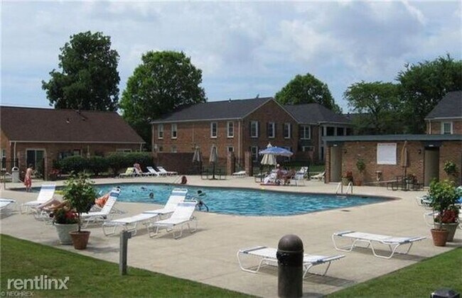 Community Pool - 2224 Glouchester Dr