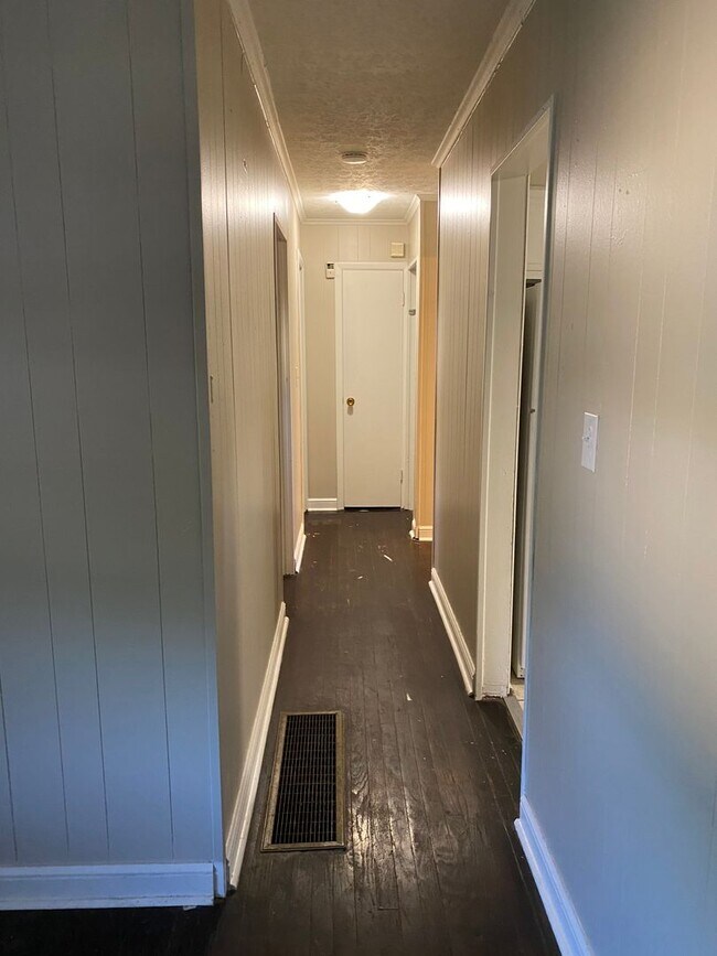 Foto del edificio - Coming Soon: 3-Bedroom Ranch w/Covered Patio and Huge Yard!