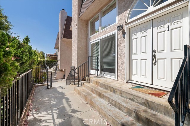 Building Photo - 312 S Francisca Ave
