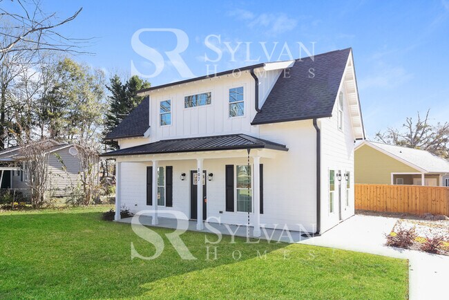 Foto del edificio - The living is easy in this 3 bedroom, 2 ba...