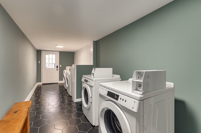 Foto del edificio - 2845 Dayton Blvd