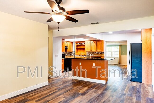 Foto del edificio - 513 W 127th Ave