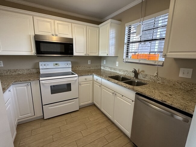 Building Photo - NEW TO MARKET: 2 BR 2 Bath Ground Level Waterfront Condo