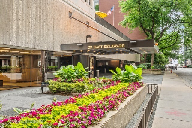 Foto del edificio - 200 E Delaware Pl