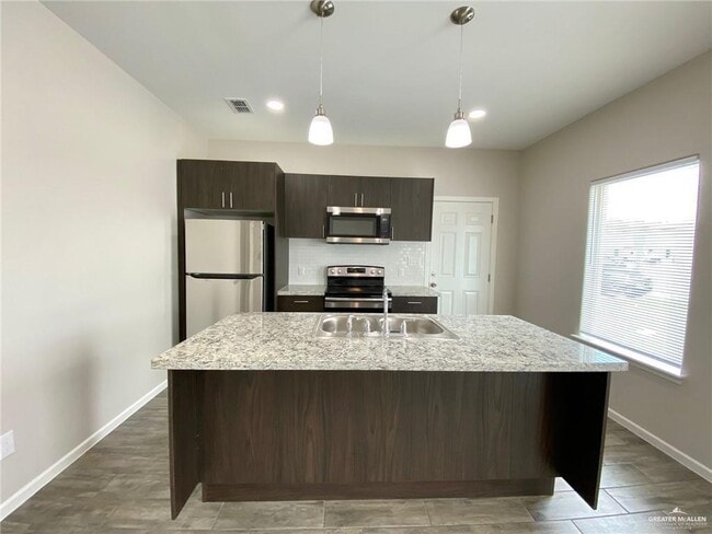 Foto del edificio - 7007 N 59th St